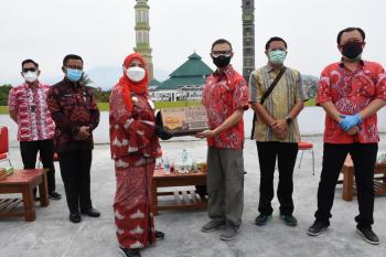 PSMTI Bekerja Sama Dengan Pemkot Berikan Bantuan Kepada Nakes